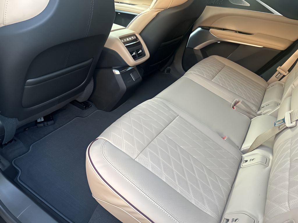 New 2026 Cadillac Lyriq V w/ Exterior Carbon Fiber Package image 20