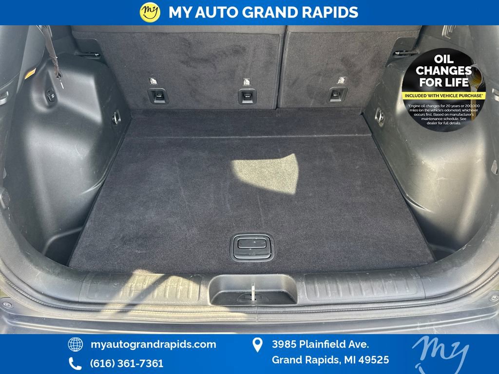 Used 2019 Jeep Cherokee Latitude w/ Cold Weather Group AWD/4WD image 25