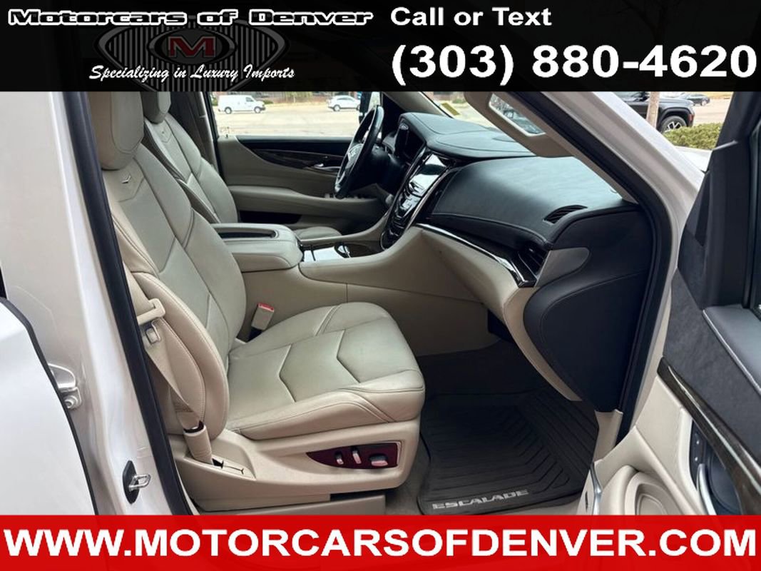 Used 2019 Cadillac Escalade Luxury AWD/4WD image 9