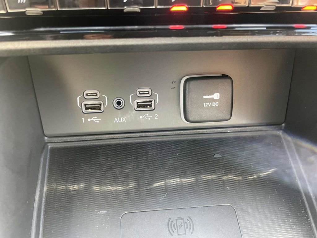 Certified 2025 Jeep Grand Cherokee Limited w/ Luxury Tech Group II image 41