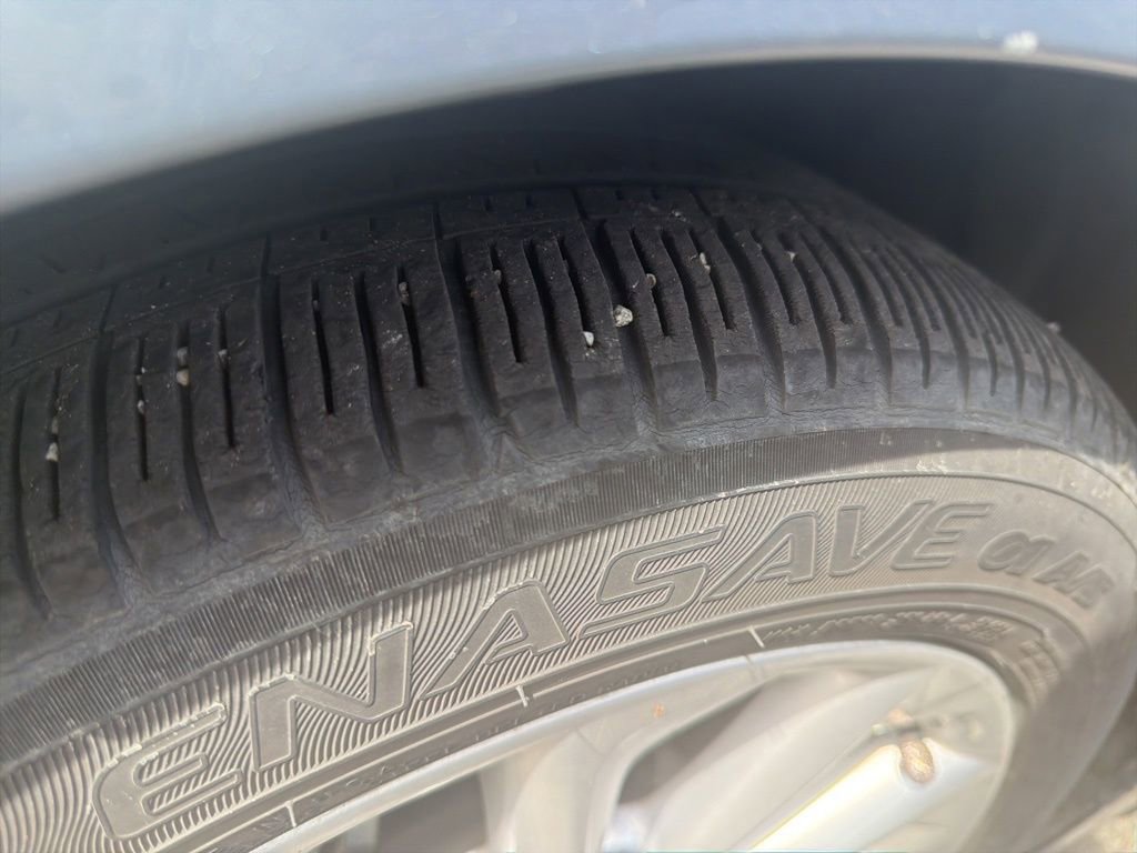 Used 2022 Toyota Corolla XLE FWD image 2