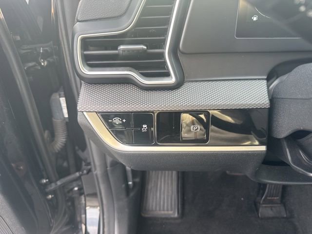 Used 2024 Kia Sportage LX image 15