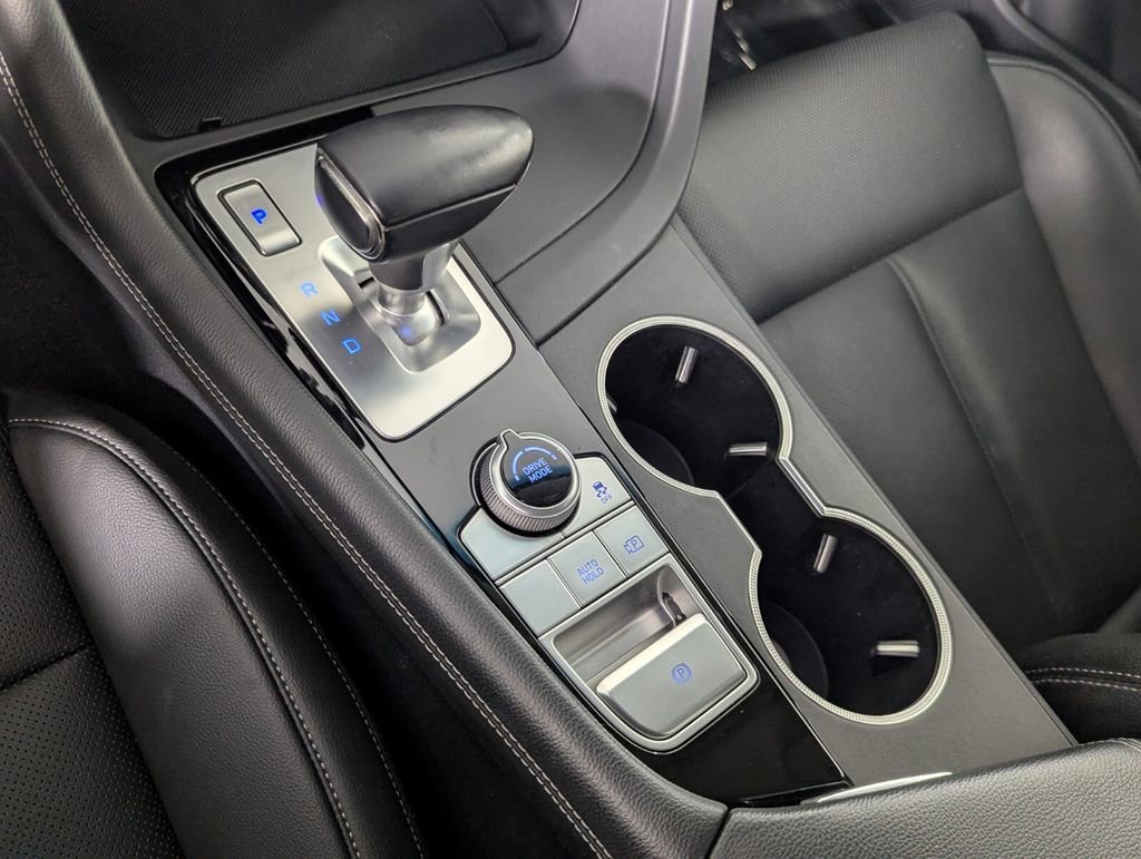 Used 2022 Genesis G70 2.0T RWD image 22