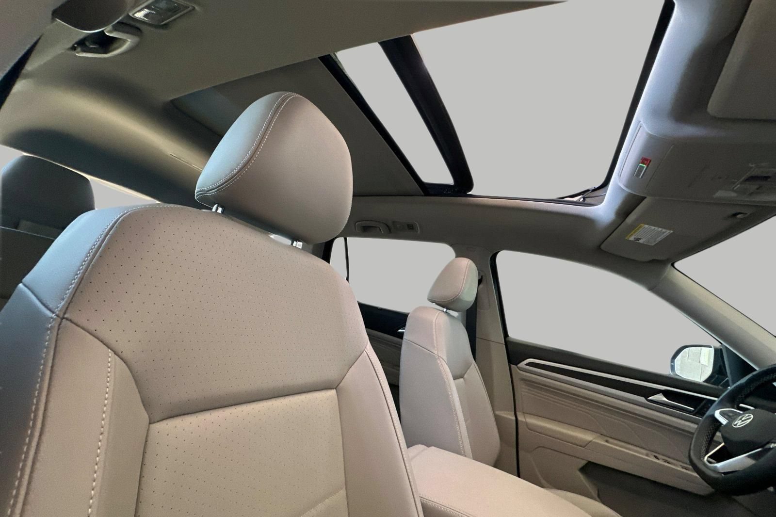 Used 2022 Volkswagen Atlas SE FWD image 19