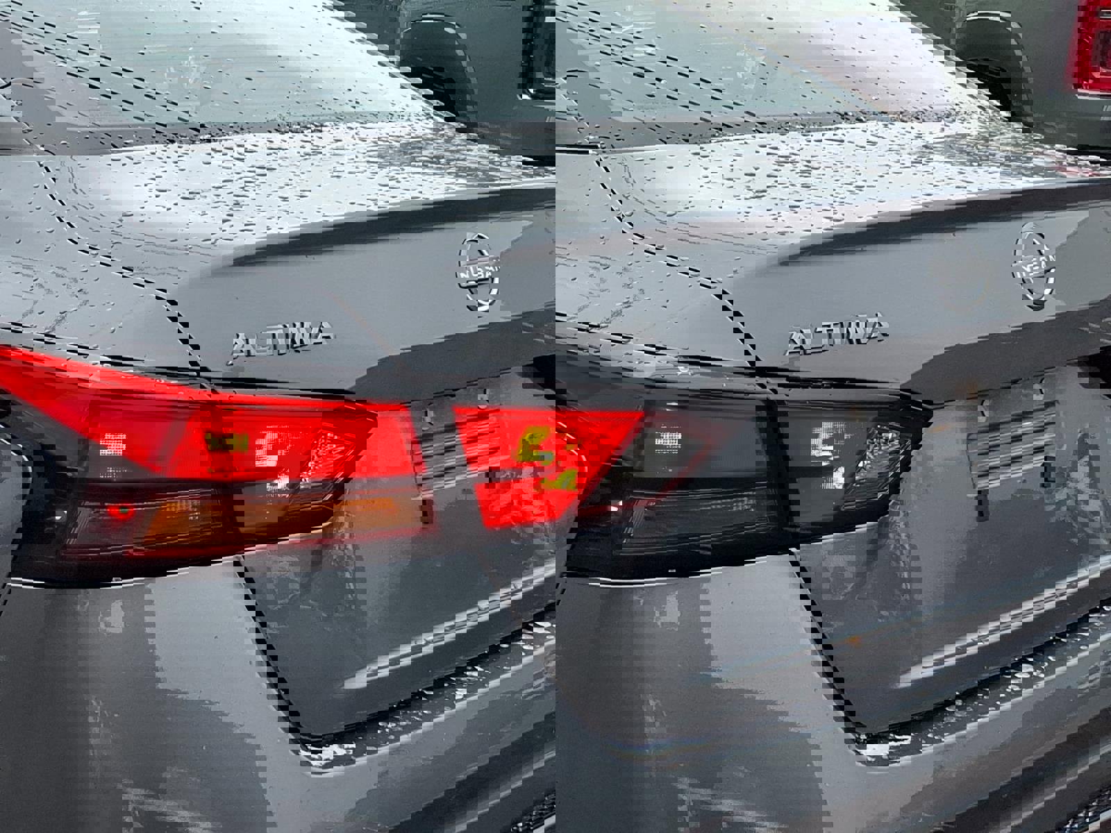 Used 2024 Nissan Altima 2.5 SV image 21