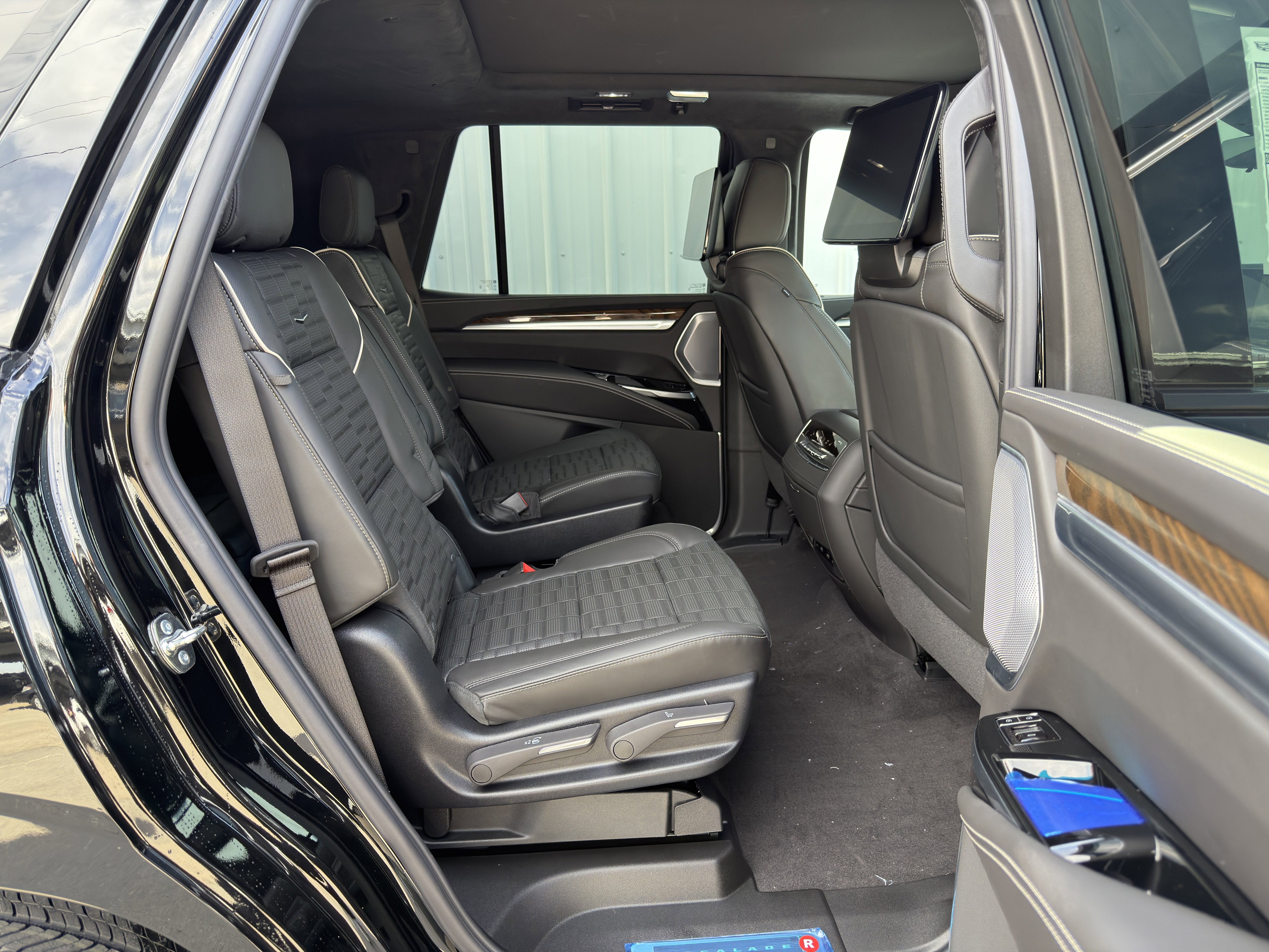 New 2026 Cadillac Escalade Platinum Sport image 23