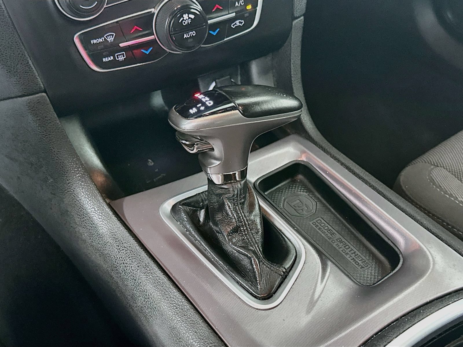 Used 2019 Dodge Charger SXT AWD/4WD image 17