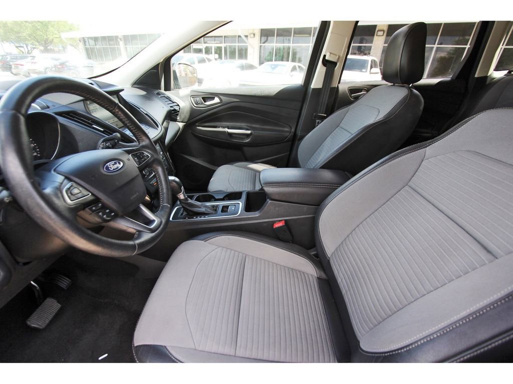 Used 2018 Ford Escape SE w/ SE Sport Appearance Package FWD image 15