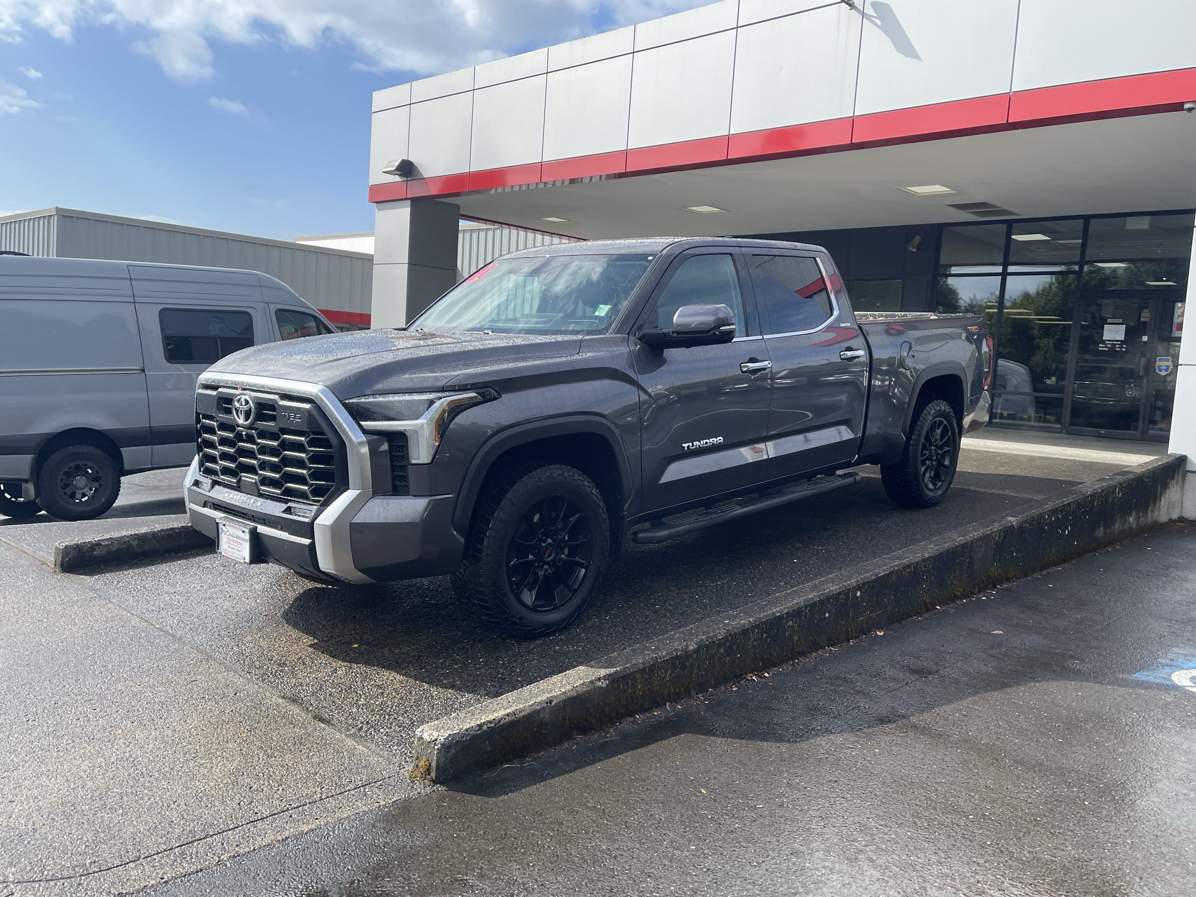 Used 2022 Toyota Tundra Limited w/ TRD Off-Road Package AWD/4WD image 4
