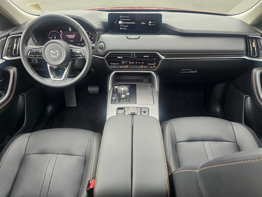 Certified 2024 MAZDA CX-90 Plug-In Hybrid w/ Preferred AWD/4WD image 9