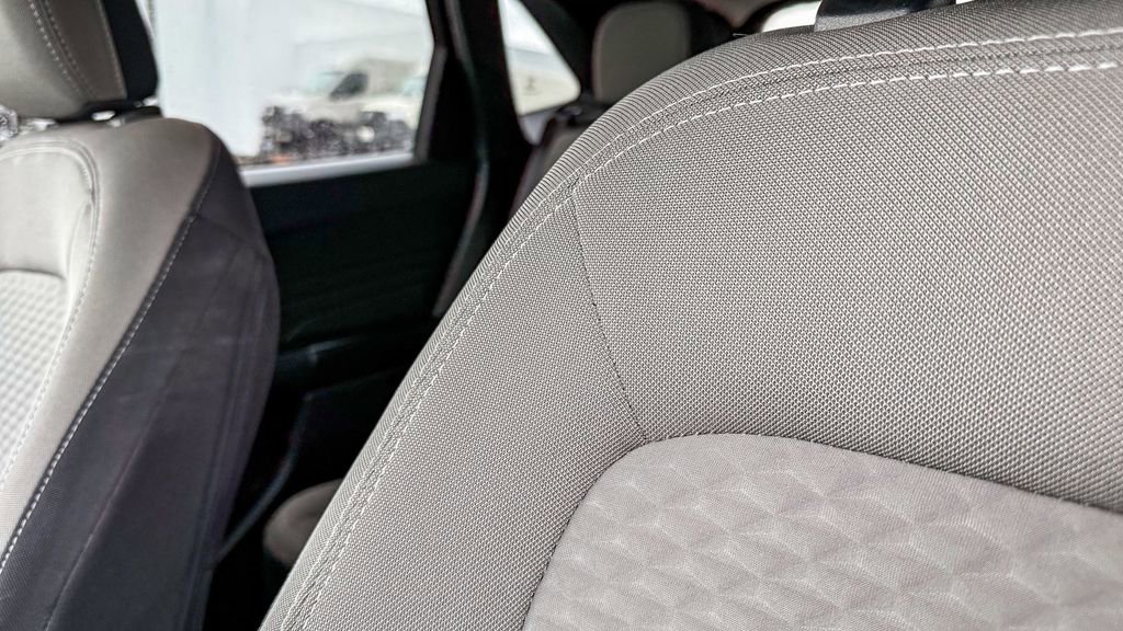 Used 2022 Ford Escape SE w/ SE Sport Appearance Package FWD image 21
