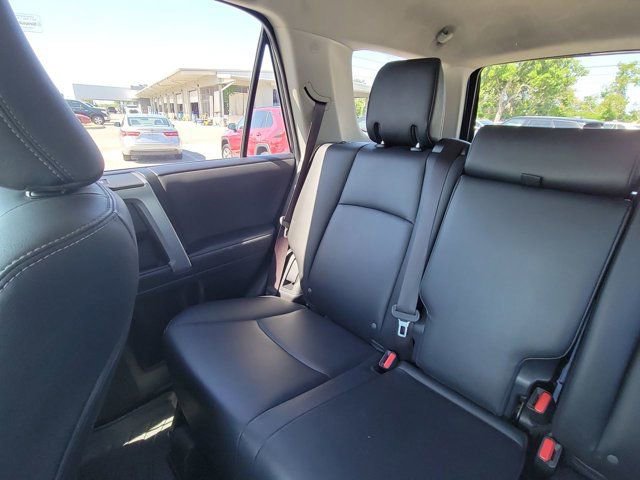 Used 2022 Toyota 4Runner TRD Sport w/ Technology Package AWD/4WD image 4
