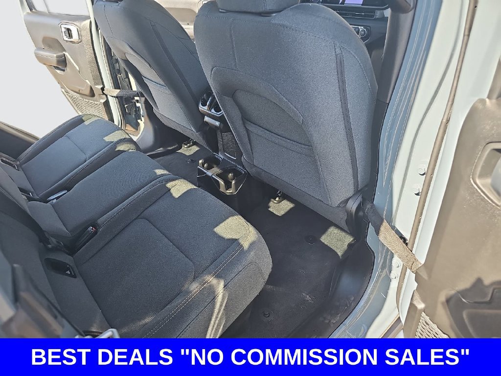 Used 2025 Jeep Gladiator Sport AWD/4WD image 11