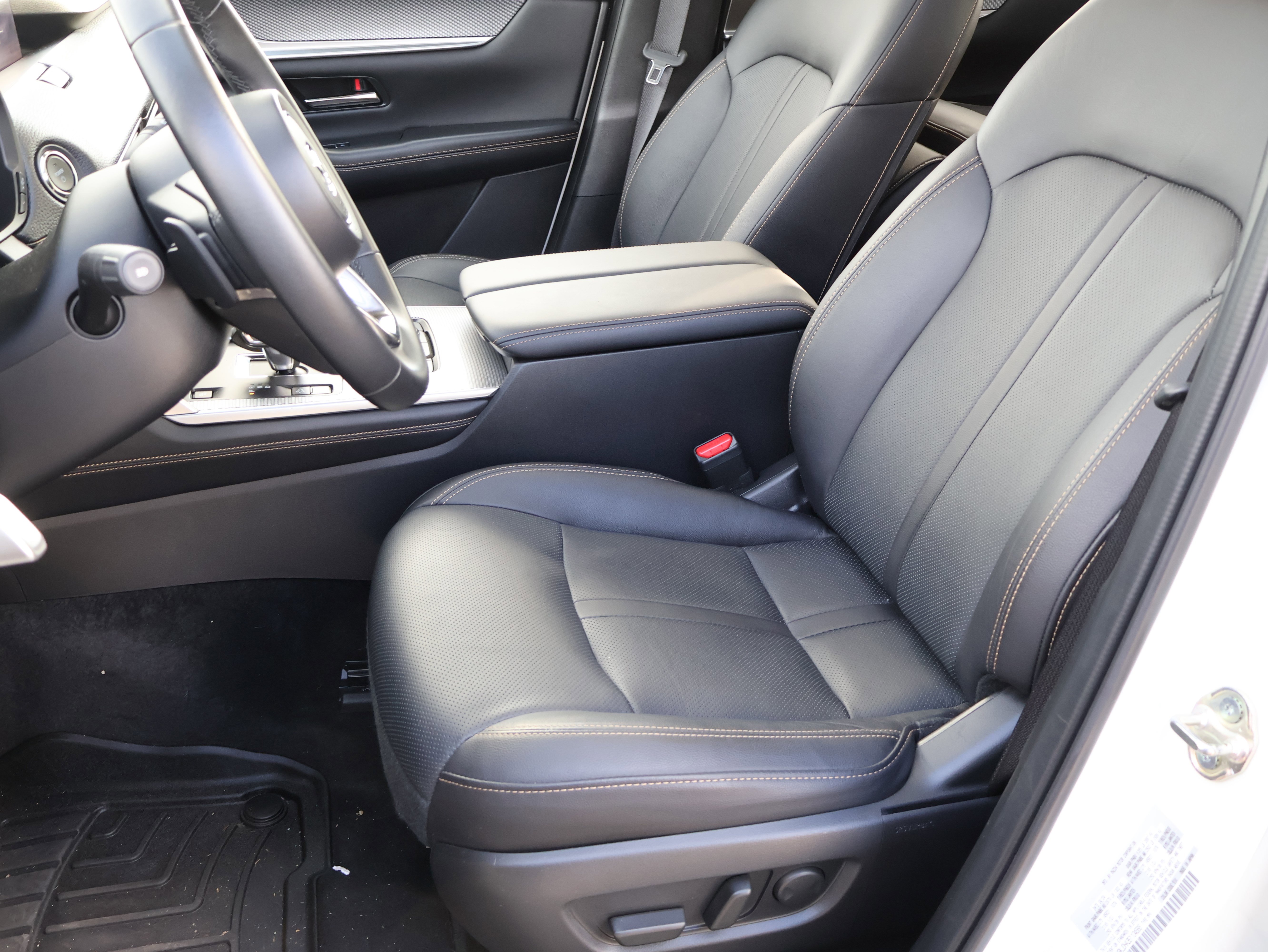 Certified 2025 MAZDA CX-70 Plug-In Hybrid w/ Premium Pkg image 43