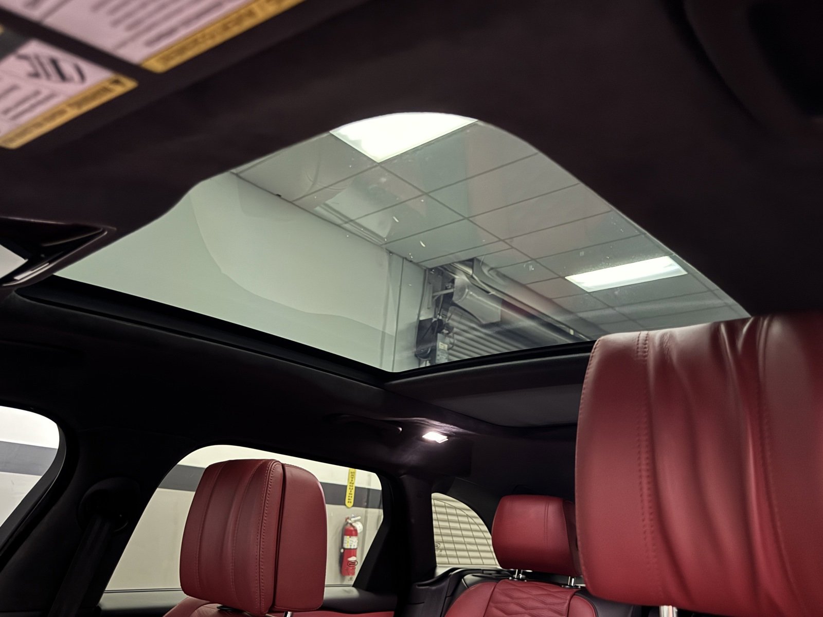 Used 2020 Land Rover Range Rover Velar SV Autobiography Dynamic image 25