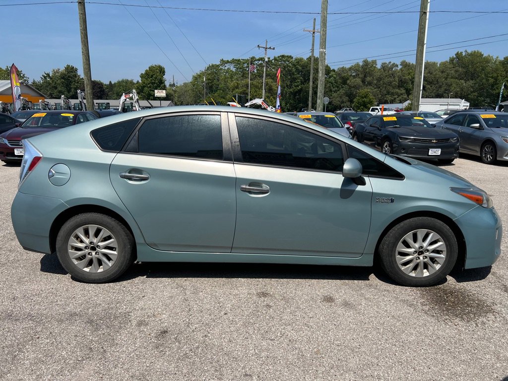 Used 2014 Toyota Prius Plug-In Hybrid image 5