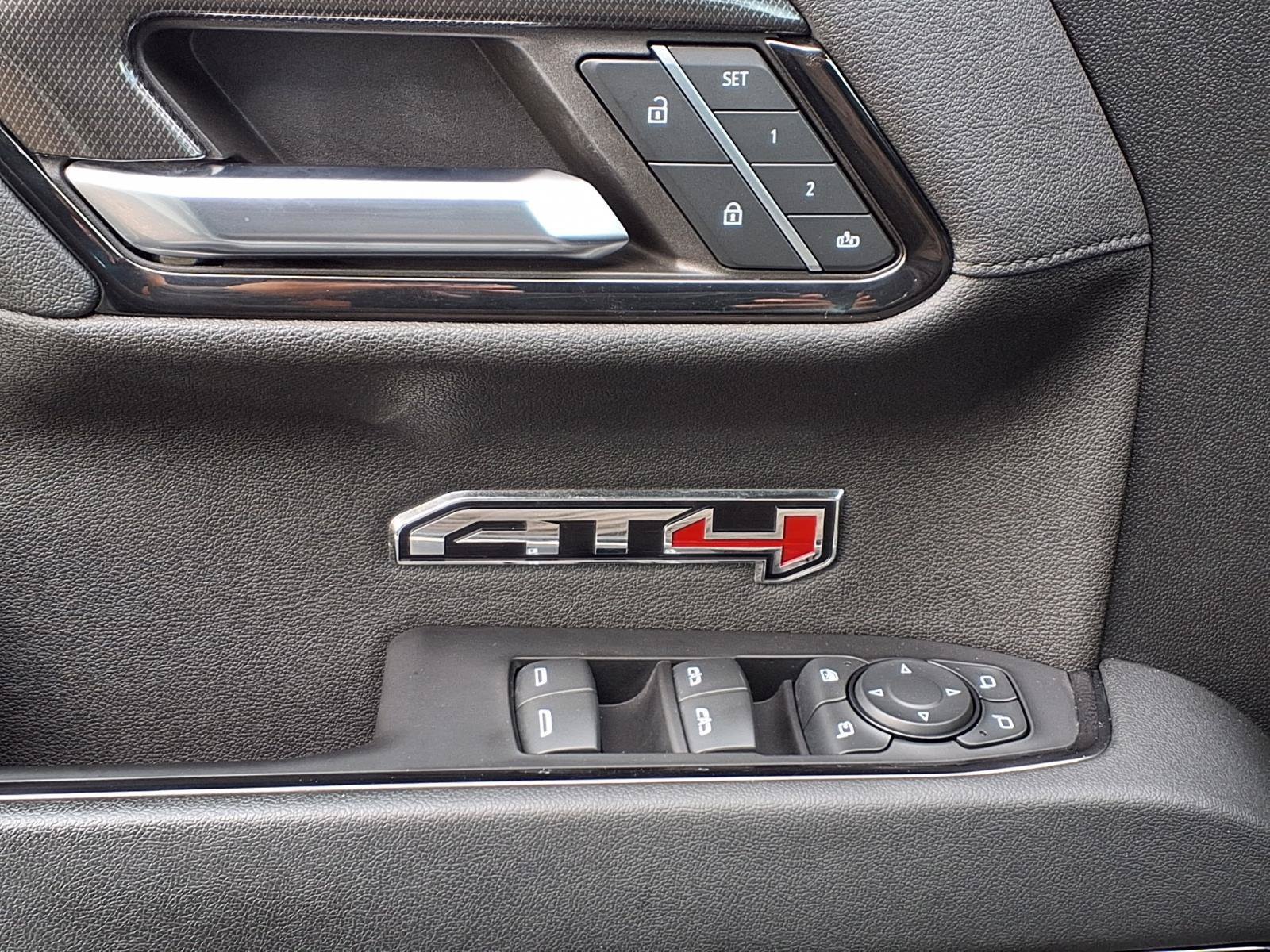 Used 2024 GMC Sierra 1500 AT4 w/ Technology Package AWD/4WD image 17