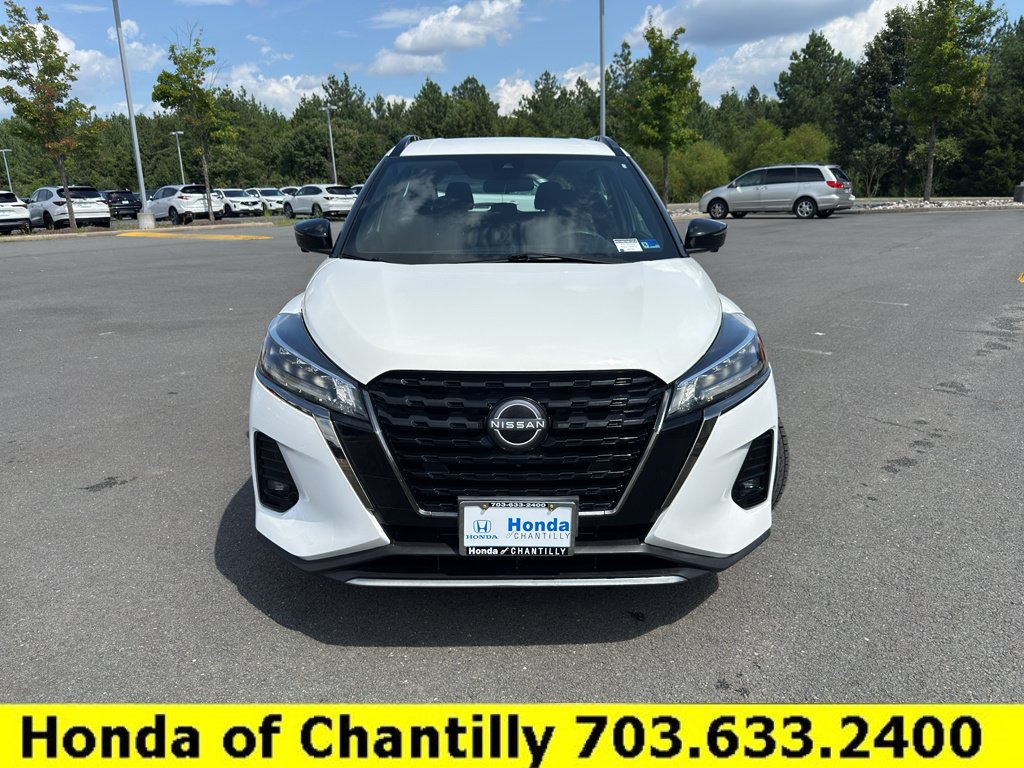 Used 2022 Nissan Kicks SR FWD image 2