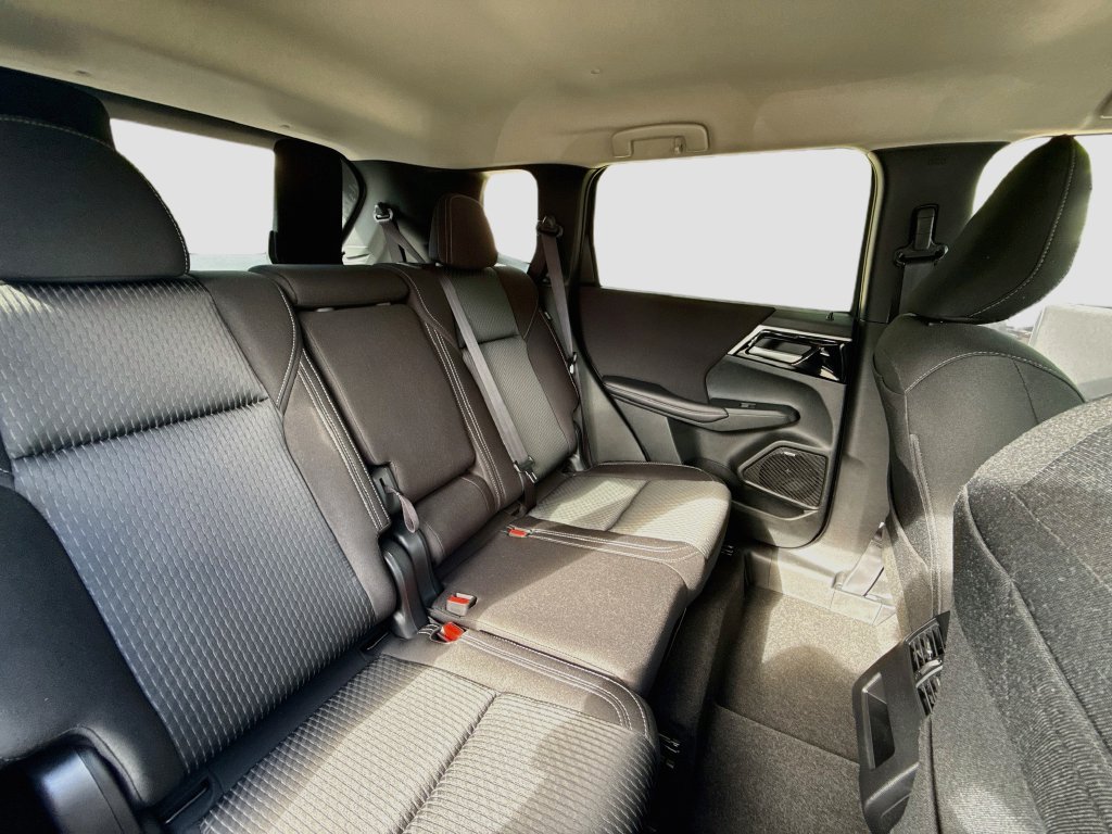 New 2026 Mitsubishi Outlander ES FWD image 30