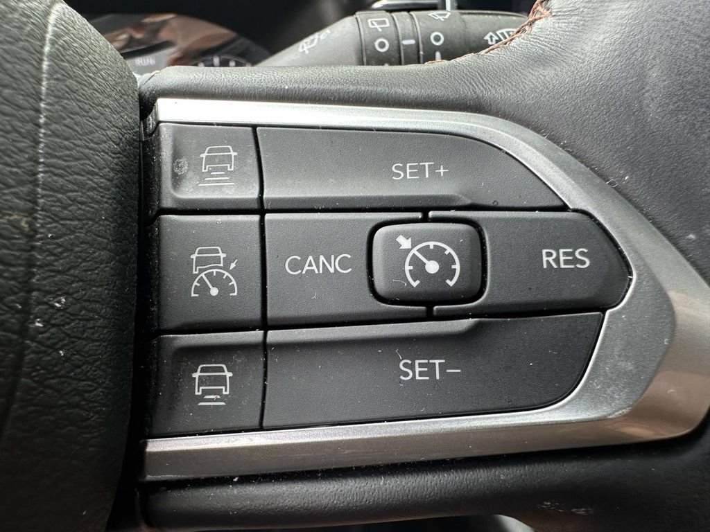 Used 2022 Jeep Compass Limited AWD/4WD image 31