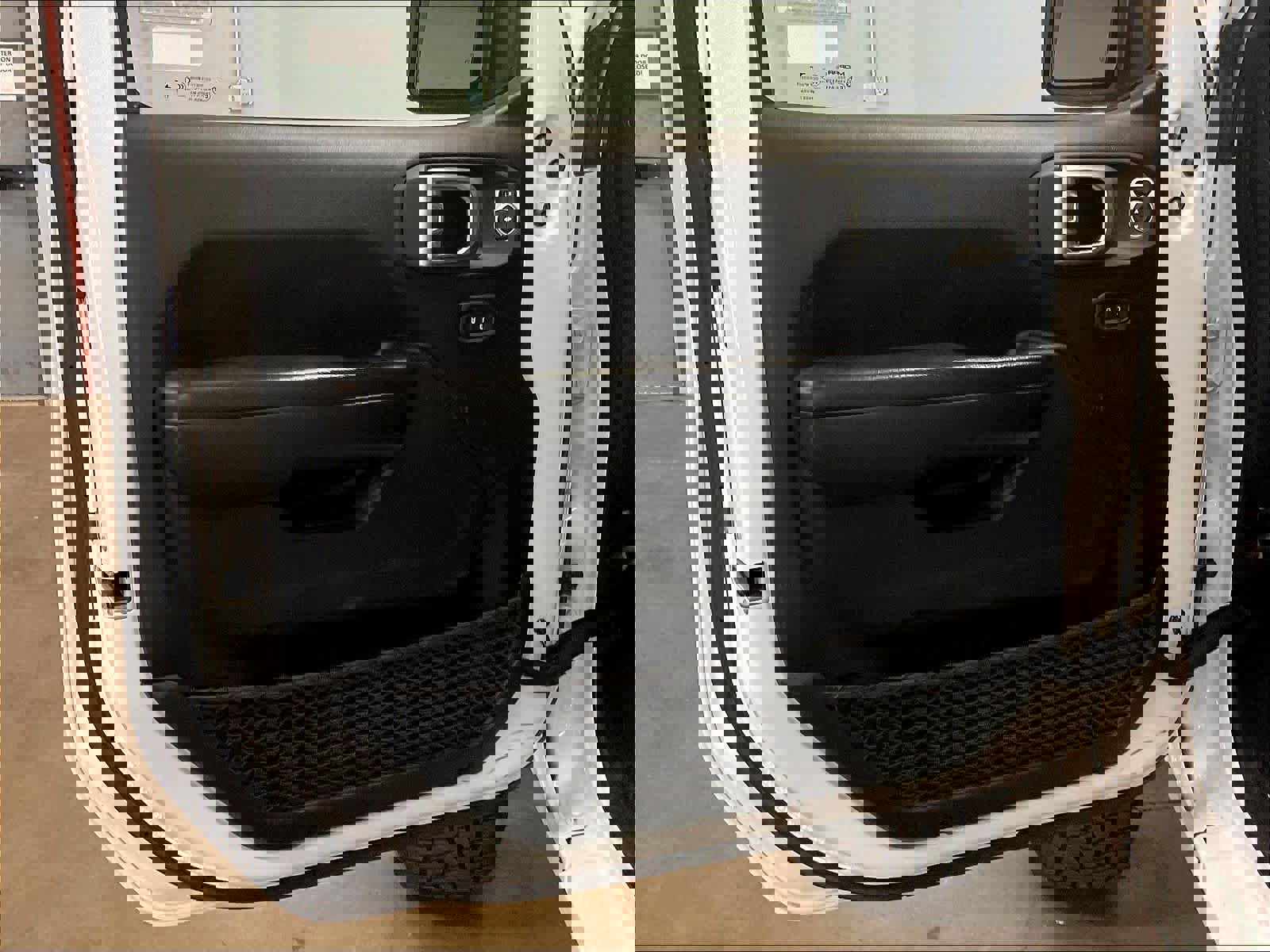 Used 2020 Jeep Wrangler Unlimited Sport S image 23