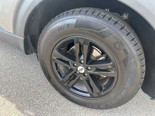 Used 2023 Ford Explorer XLT w/ Equipment Group 202A RWD image 24