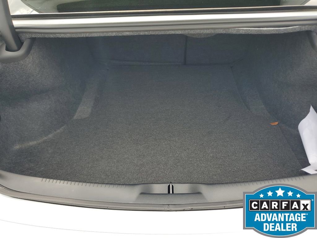 Used 2023 Chrysler 300 C image 21