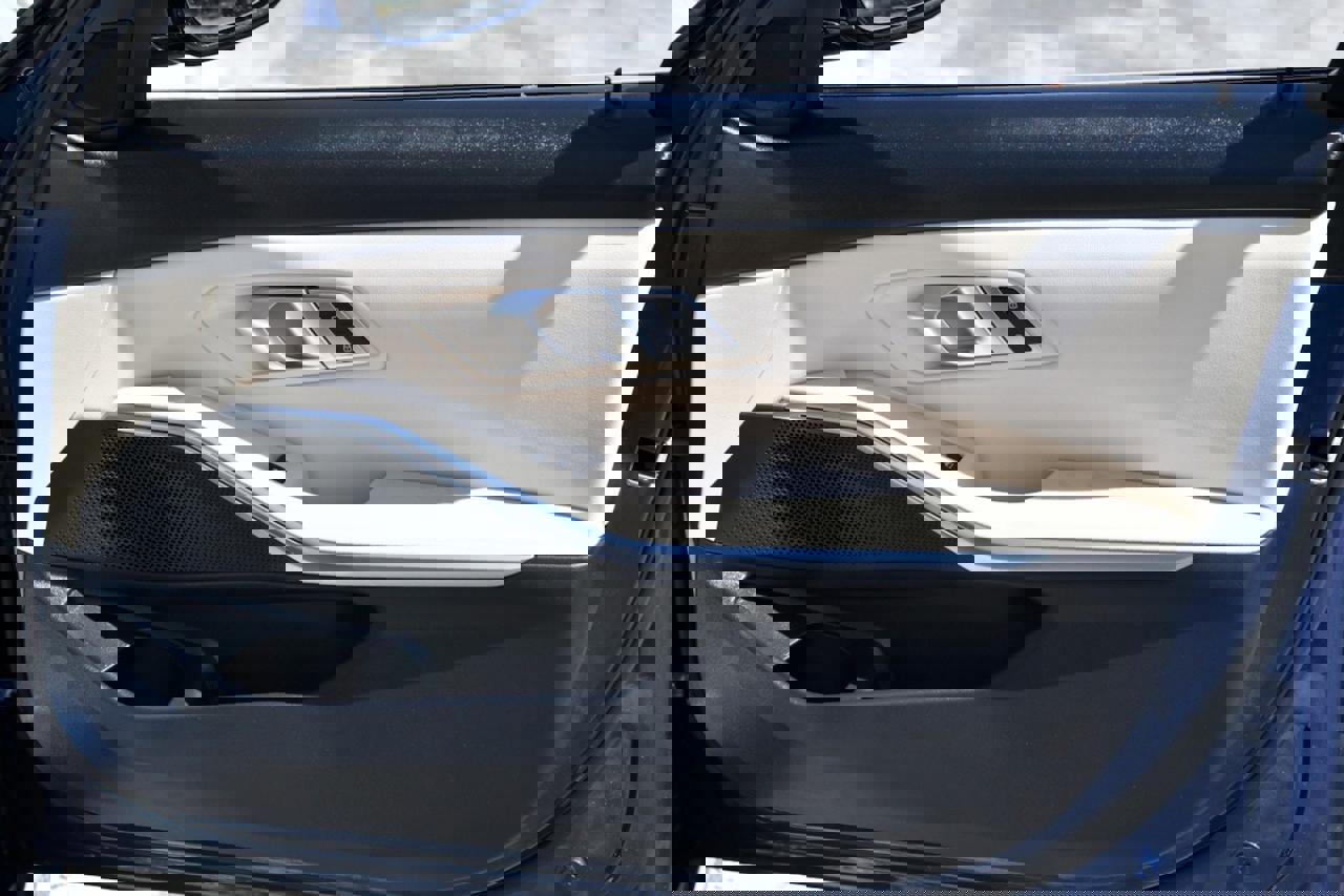 Used 2021 BMW 330i Sedan w/ Convenience Package image 18