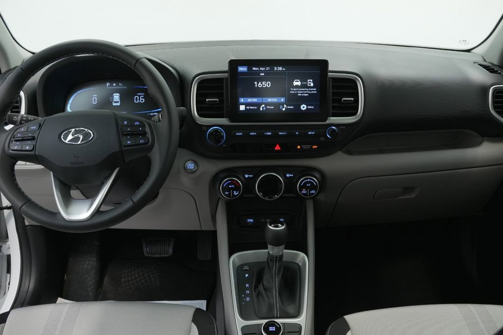 New 2025 Hyundai Venue SEL image 38