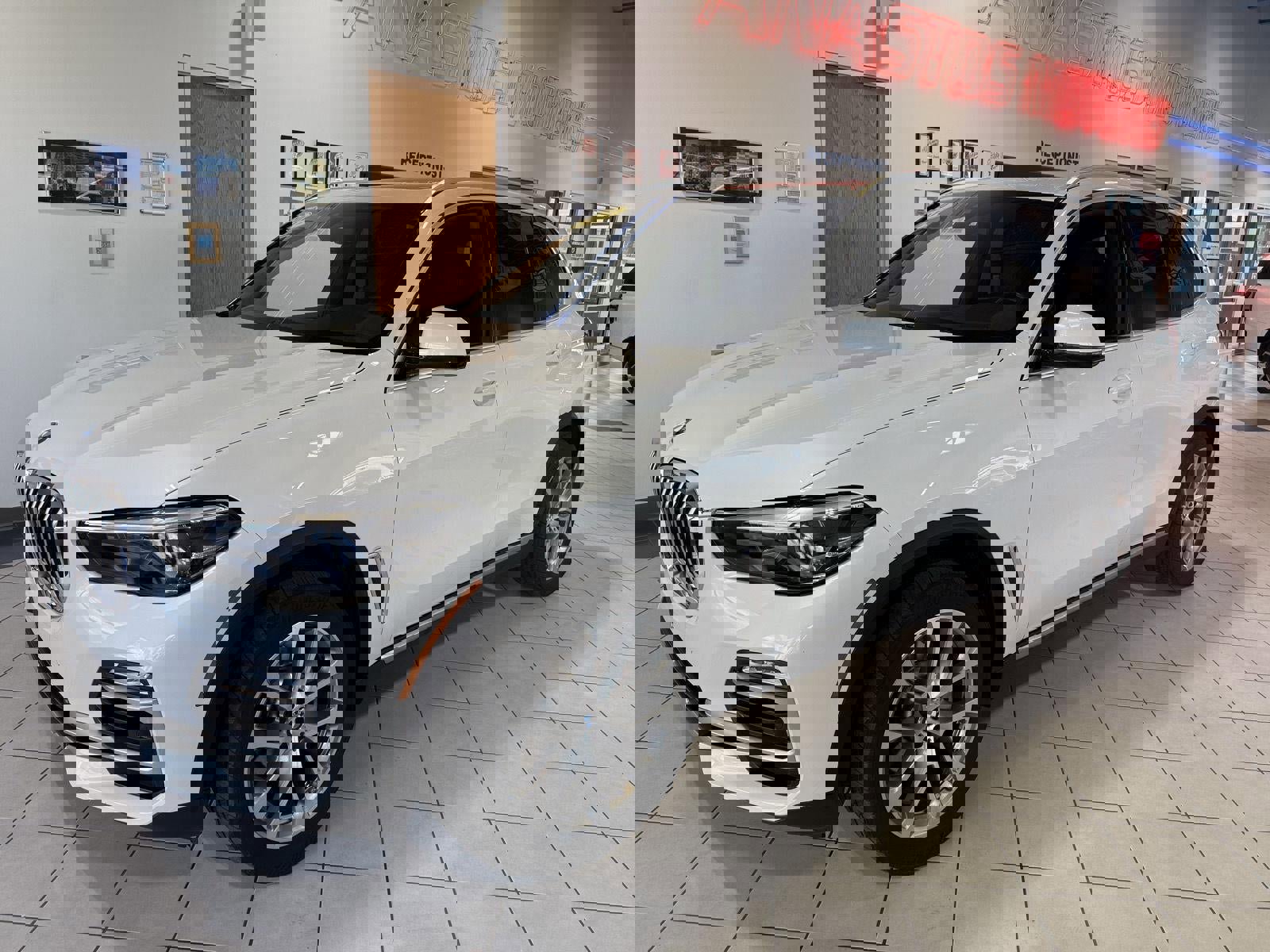 Used 2019 BMW X5 xDrive40i w/ Convenience Package image 3