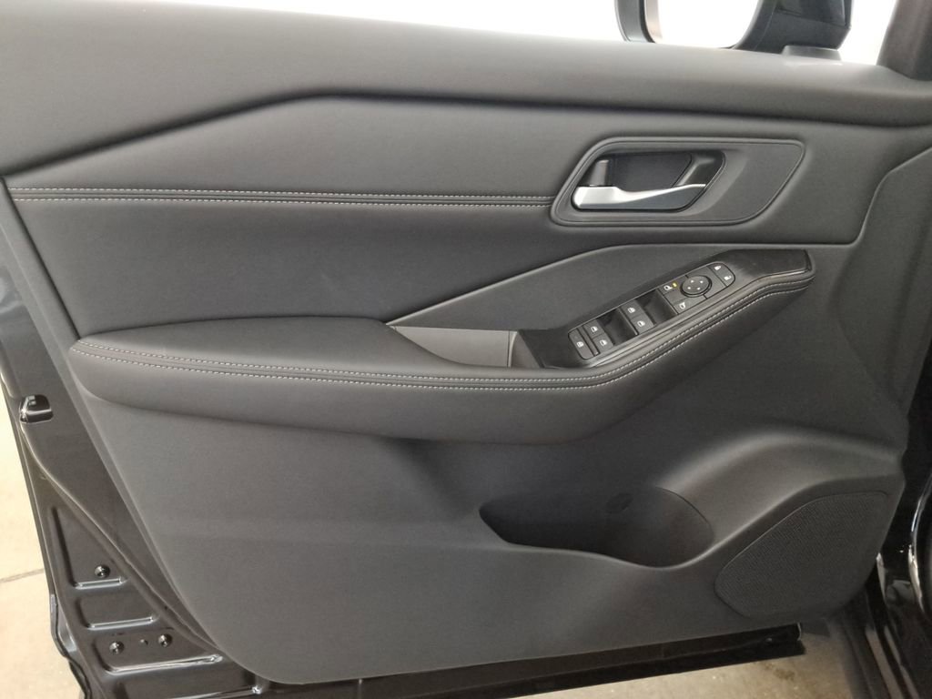 New 2026 Nissan Rogue SV image 17