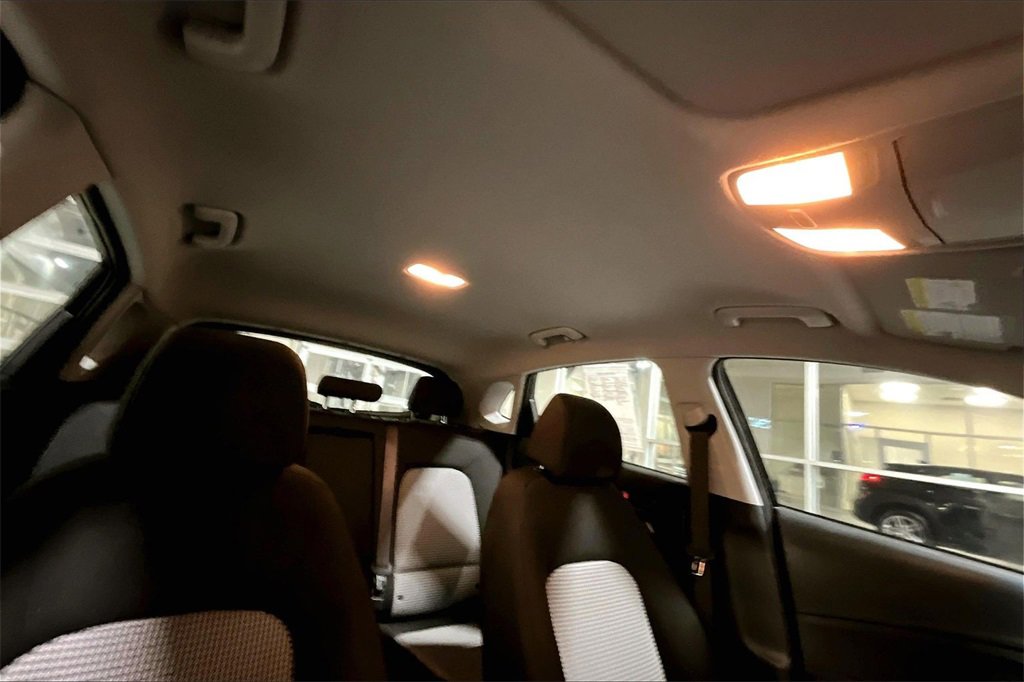 Used 2023 Hyundai Kona SE image 17