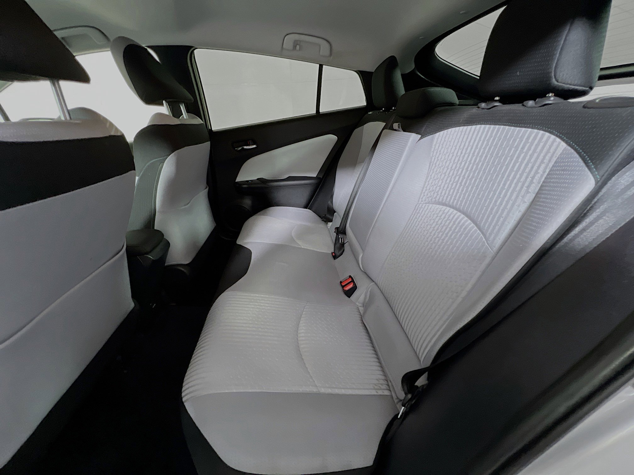 Used 2018 Toyota Prius Four image 29