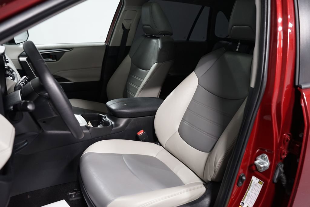 Certified 2021 Toyota RAV4 XLE Premium image 26