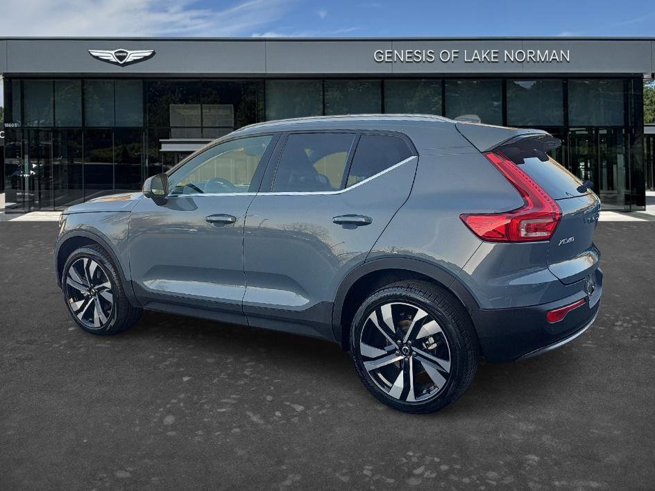 Used 2023 Volvo XC40 B5 Ultimate w/ Protection Package Premier image 6