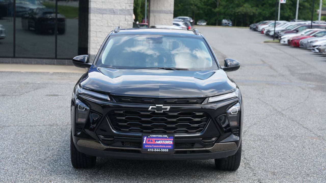 Used 2025 Chevrolet Trax ACTIV w/ Sunroof Package FWD image 3
