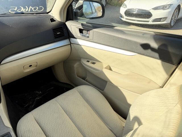 Used 2011 Subaru Legacy 2.5i Premium image 19