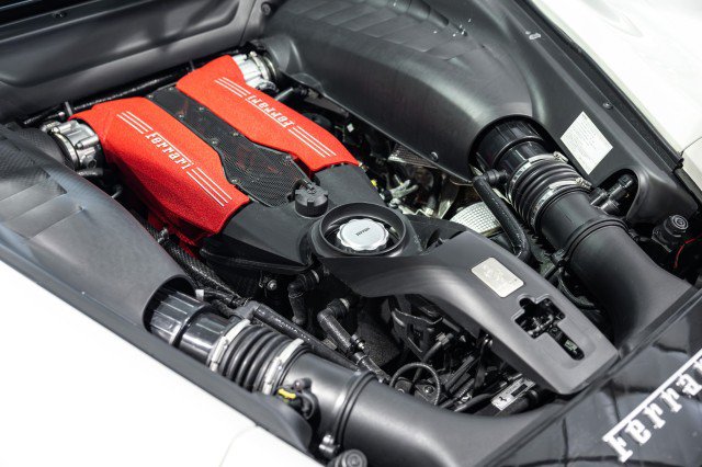Used 2016 Ferrari 488 GTB RWD image 22