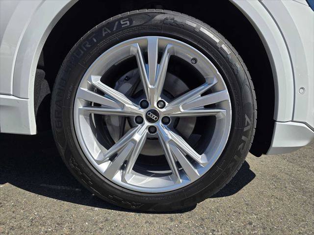 Certified 2023 Audi Q8 Premium w/ Convenience Package AWD/4WD image 9