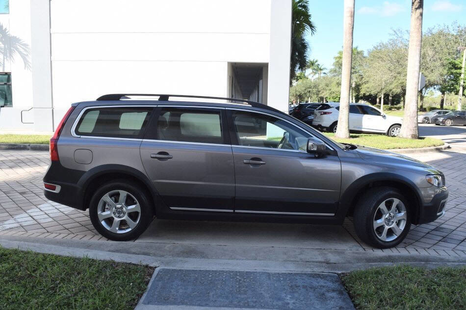 Used 2011 Volvo XC70 3.2 w/ Premium Pkg image 7