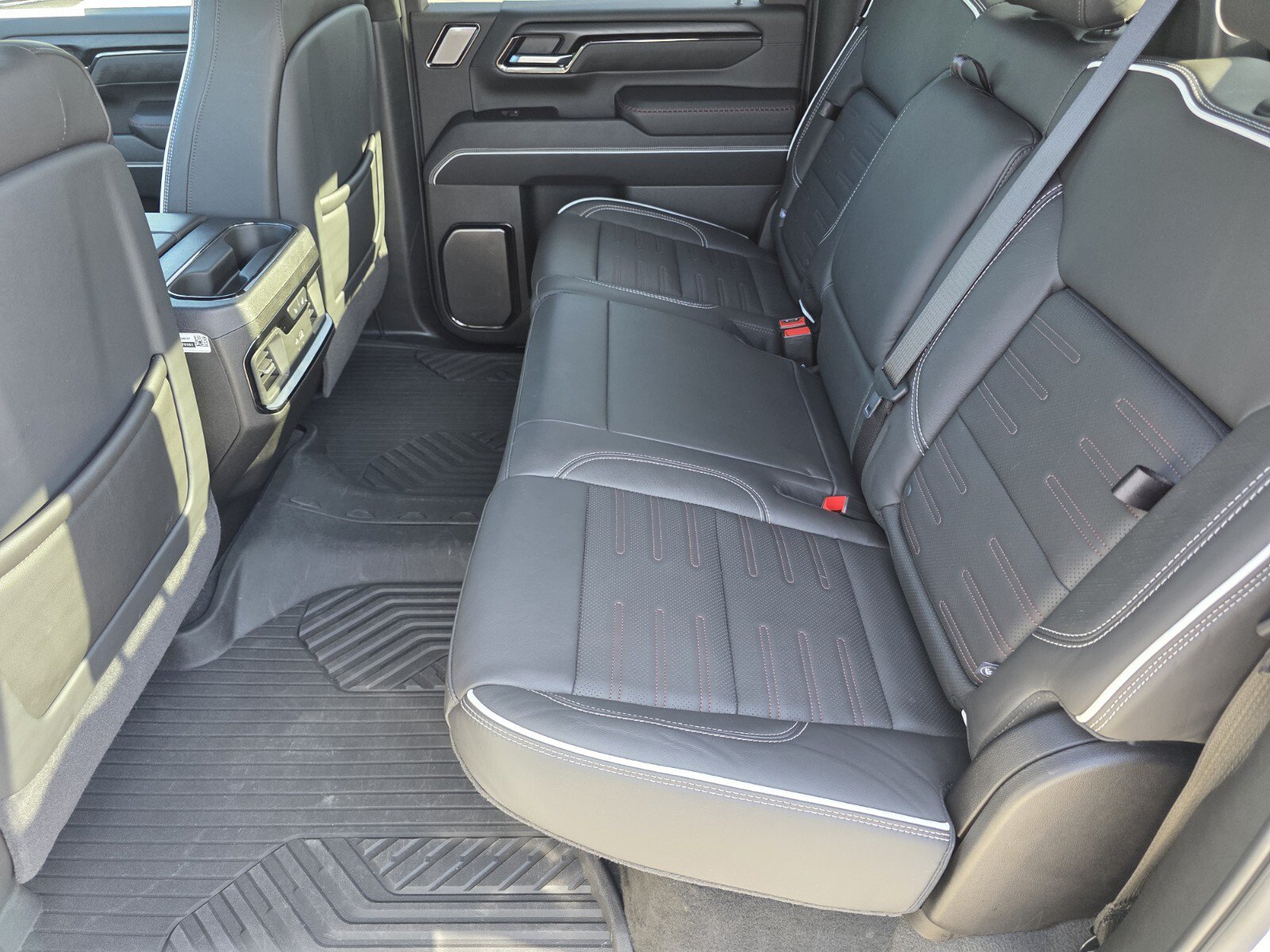 Used 2025 GMC Sierra 2500 AT4X w/ AT4X AEV Edition AWD/4WD image 15