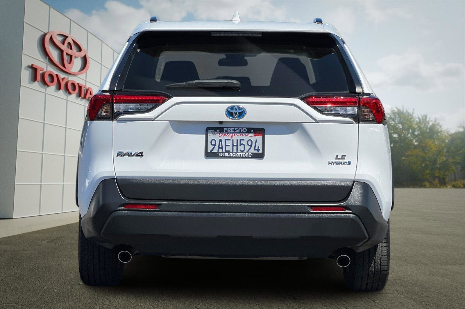 Certified 2021 Toyota RAV4 LE AWD/4WD image 4