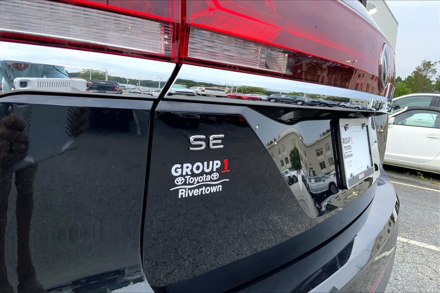 Used 2025 Volkswagen Atlas SE FWD image 28