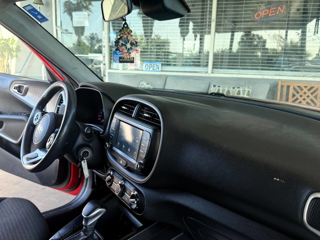 Used 2020 Kia Soul S FWD image 22