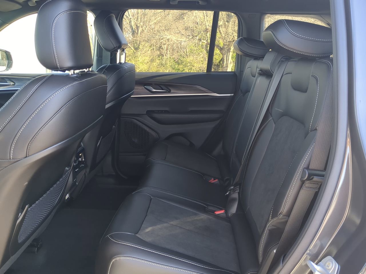 New 2026 Jeep Grand Cherokee Altitude RWD image 12