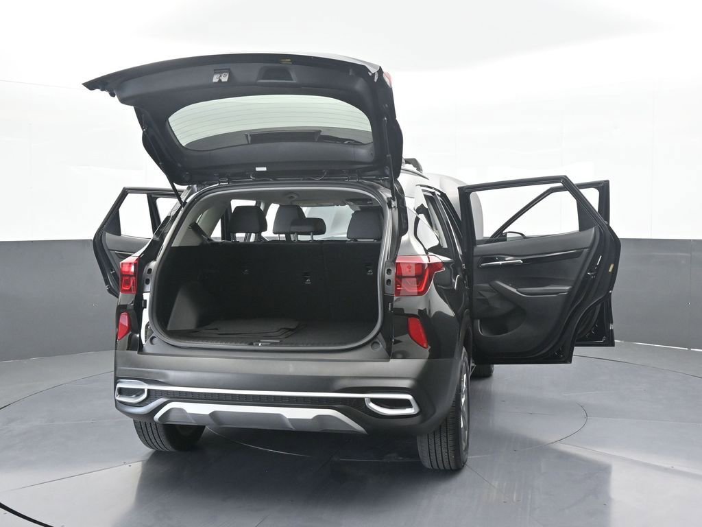 Used 2023 Kia Seltos S image 68