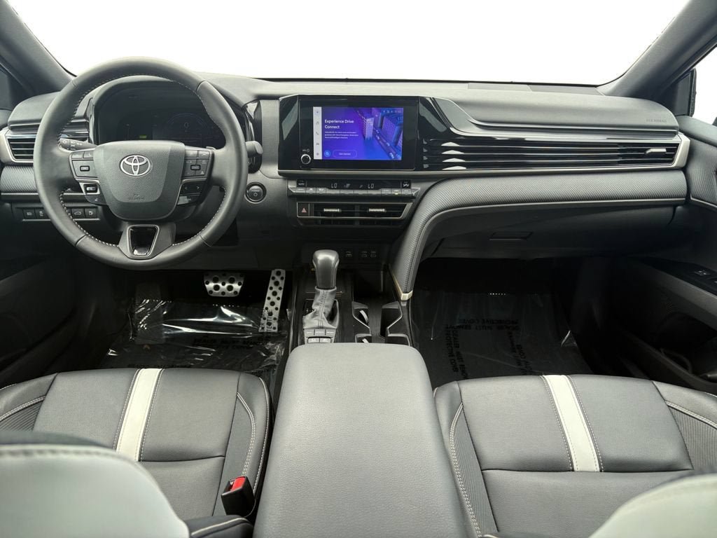 Used 2025 Toyota Camry SE FWD image 12