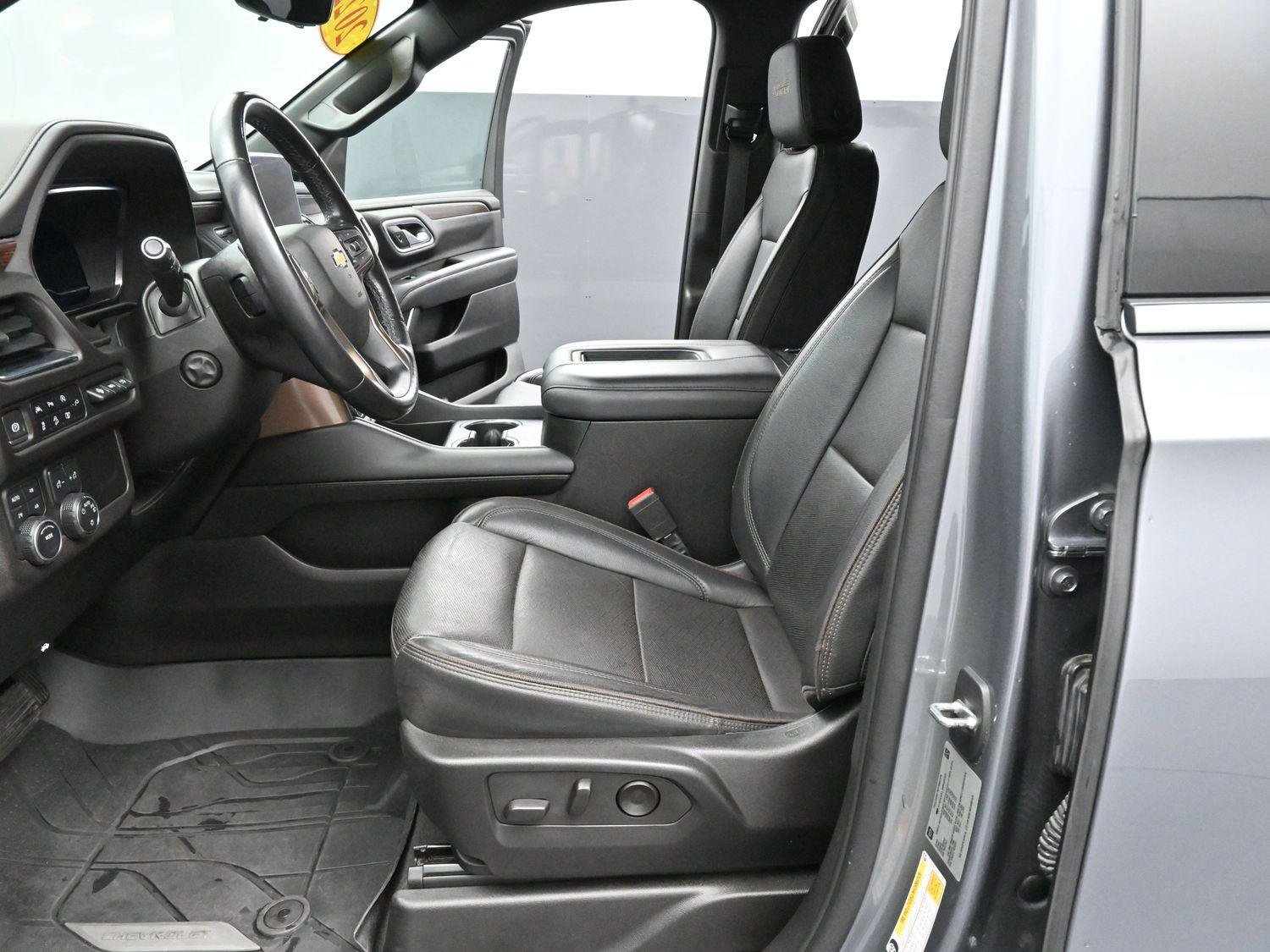 Used 2022 Chevrolet Suburban High Country image 16