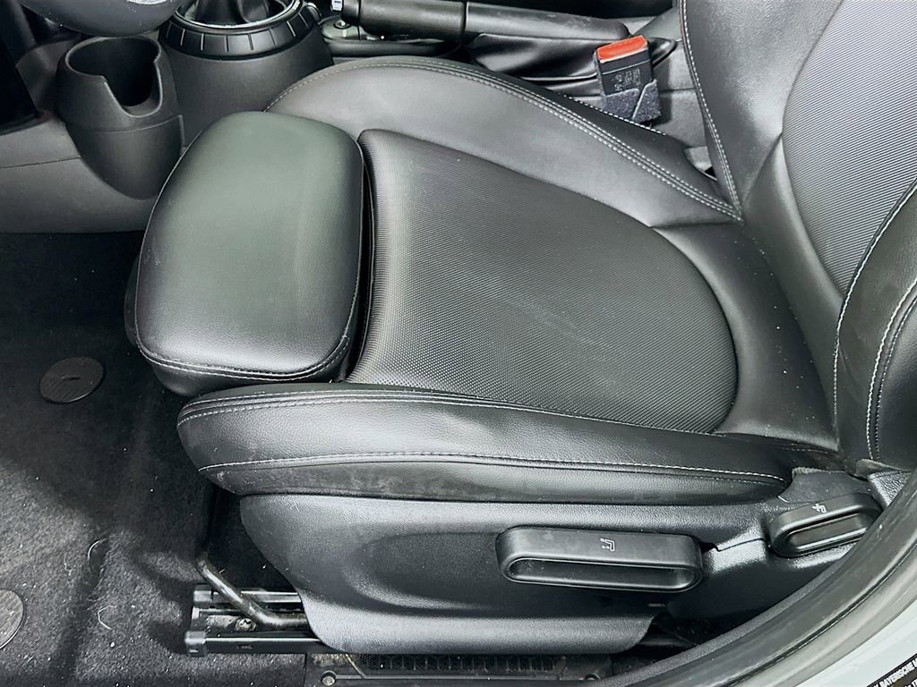 Used 2016 MINI Cooper S image 19