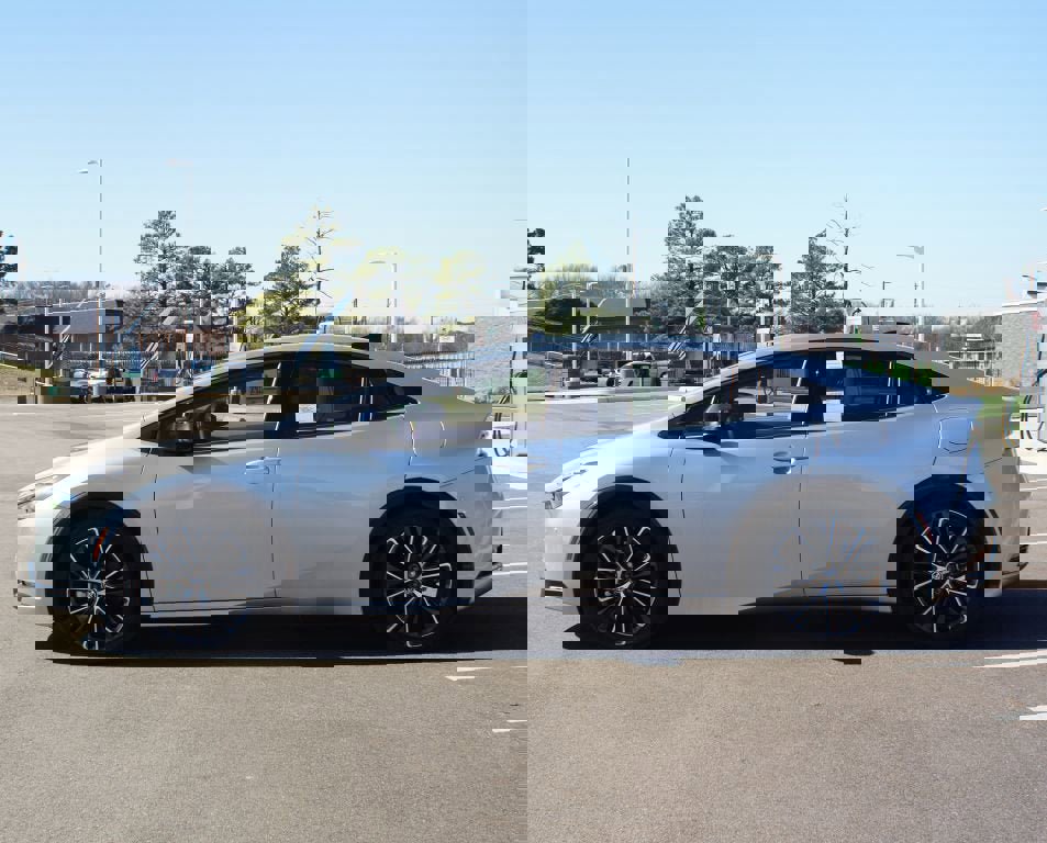 Used 2024 Toyota Prius Limited w/ Limited Premium Package FWD image 13